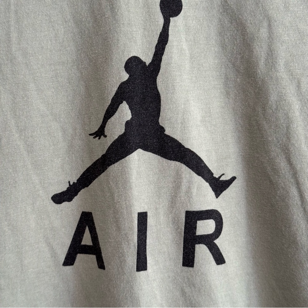 Nike Air Paris Saint-Germain Logo T-Shirt in Soft Green Small - Picture 3 of 6
